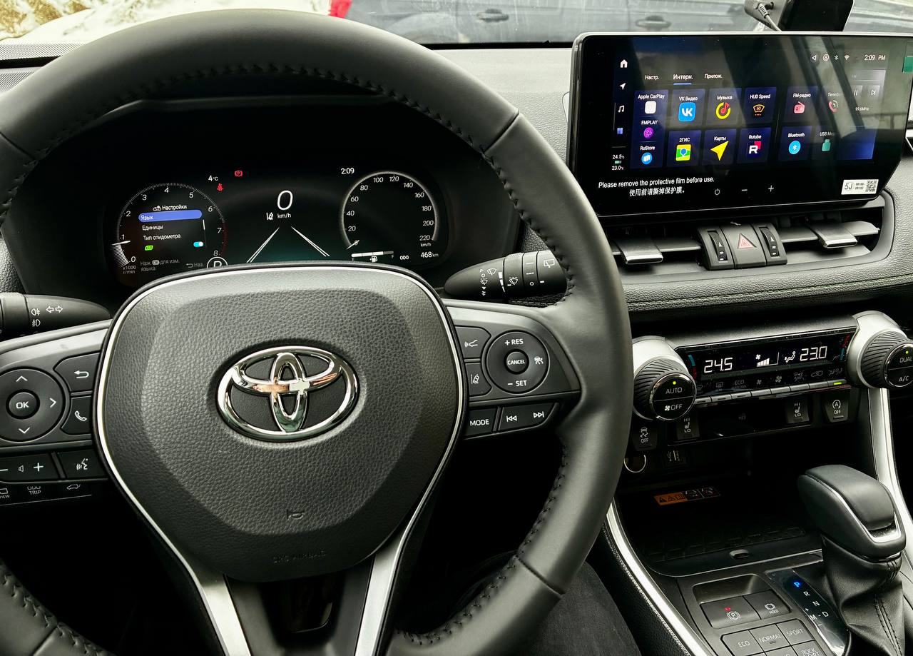Toyota Rav4 — пример русификации интерфейса